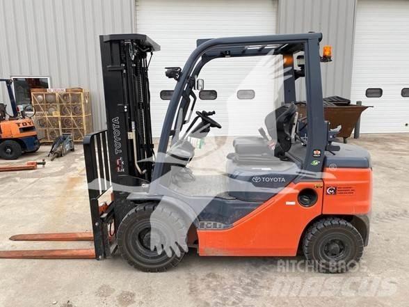 Toyota 8FGU25 Diesel Trucker