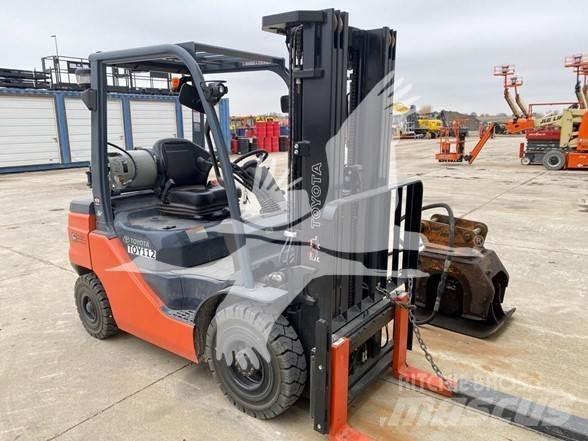Toyota 8FGU25 Diesel Trucker