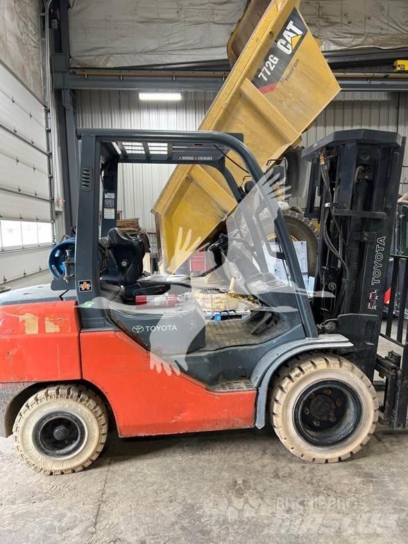 Toyota 8FGU30 Diesel Trucker