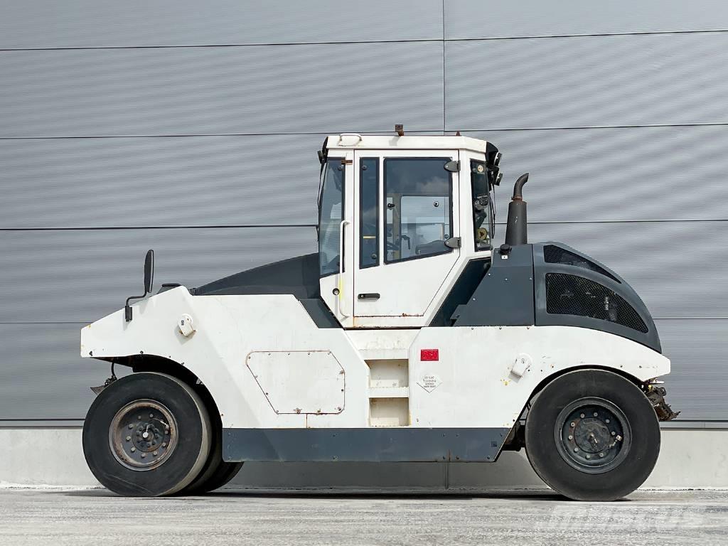 Bomag BW 24 RH Gummihjulsvalser