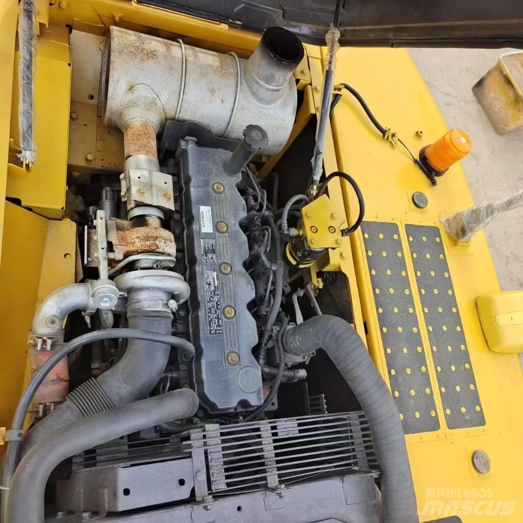 Komatsu PC 220 Beltegraver