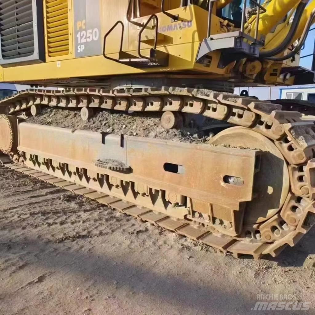 Komatsu PC1250SP Beltegraver