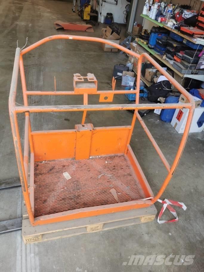 JLG Toucan 10 E Bommer og stikker
