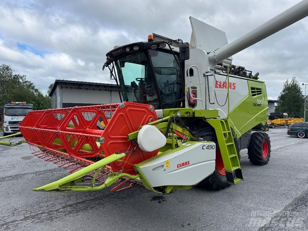 CLAAS Tucano 320 Skurtreskere