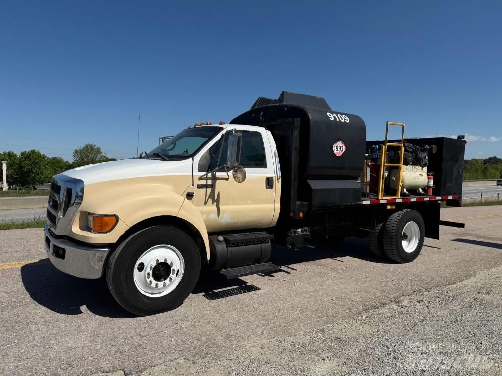 Ford F 750 XLT Kommunalt / generelt kjøretøy