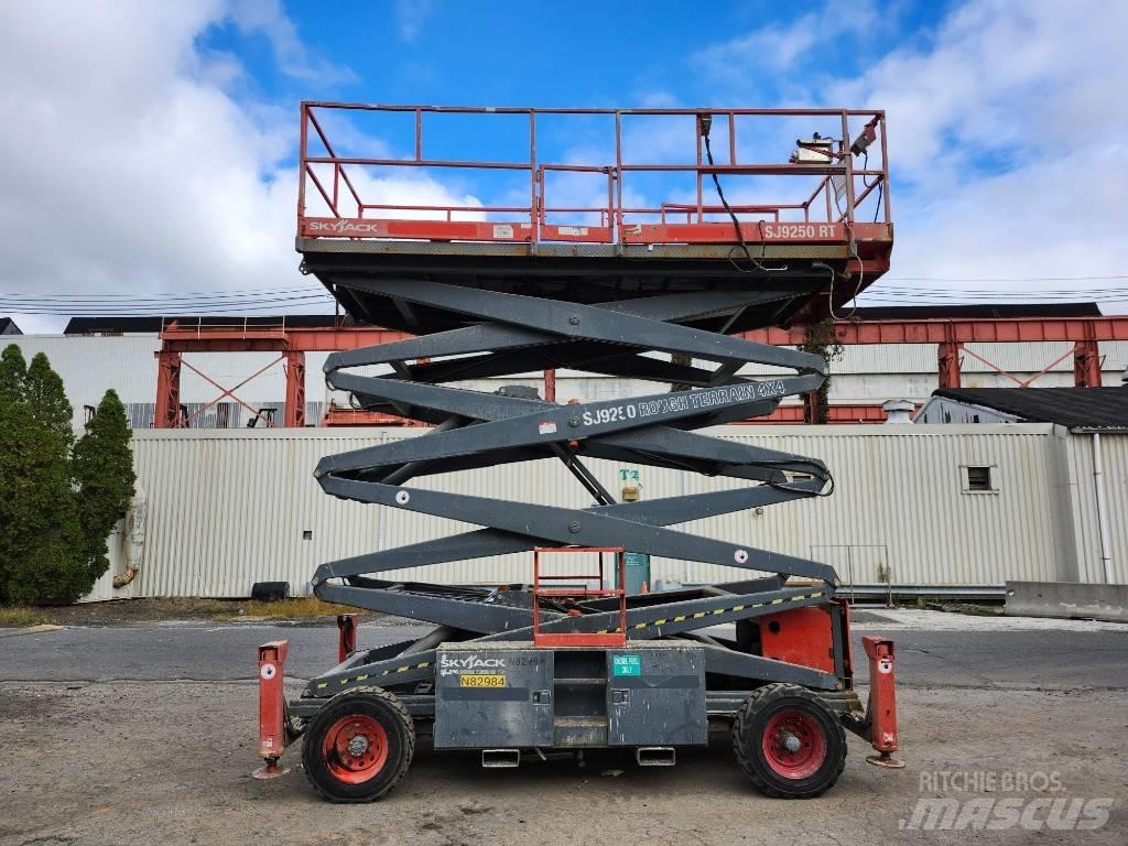 SkyJack SJ 9250 RT Sakselifter