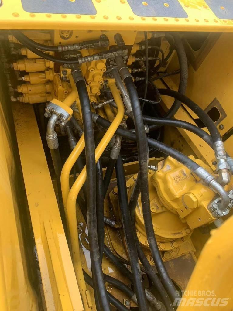 Komatsu PC 210-8 Beltegraver