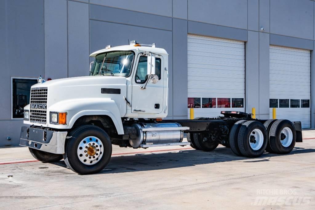 Mack CHN 613 Trekkvogner