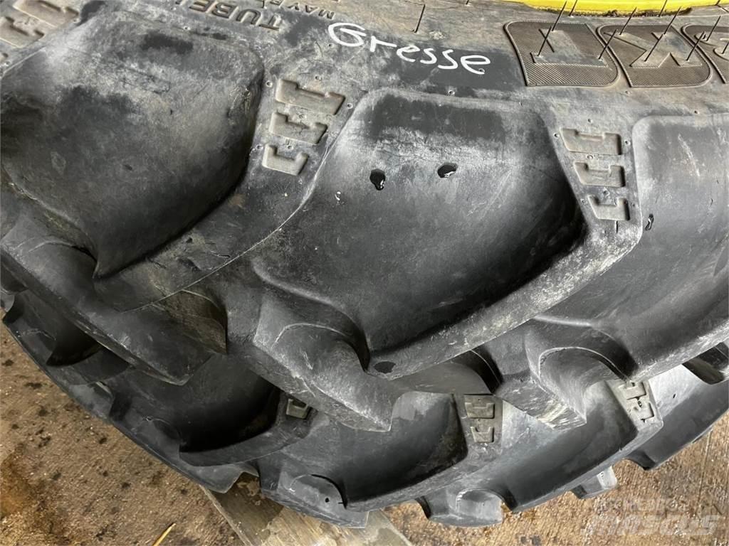 BKT 270/95R32 Dekk, hjul og felger