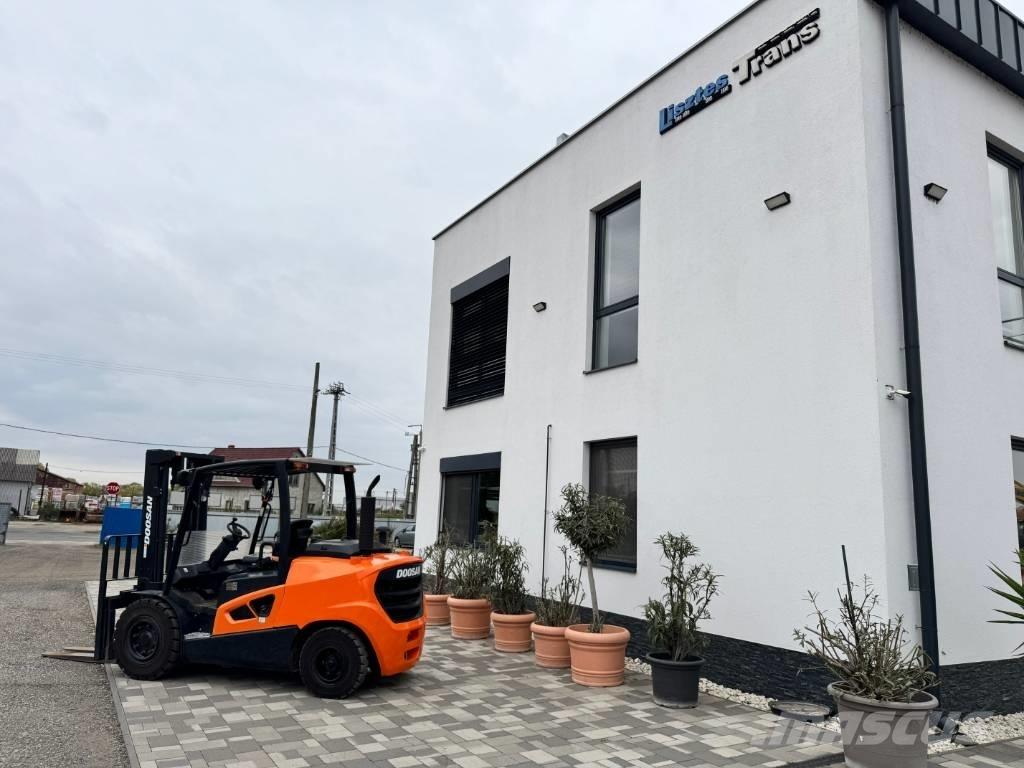 Doosan D 50,  130üó!!! 5t Diesel Trucker
