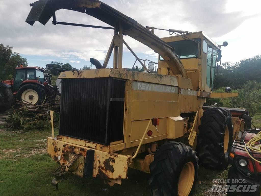 New Holland 2305 Selvdrevne fôrhøstere