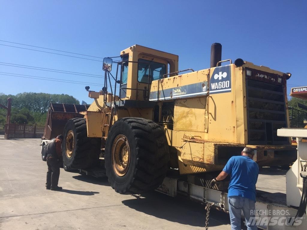 Komatsu WA600-1 Hjullastere