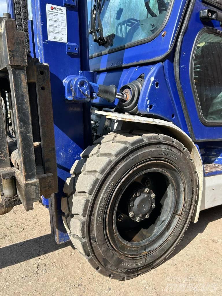 Komatsu FD 30 T-14 Diesel Trucker