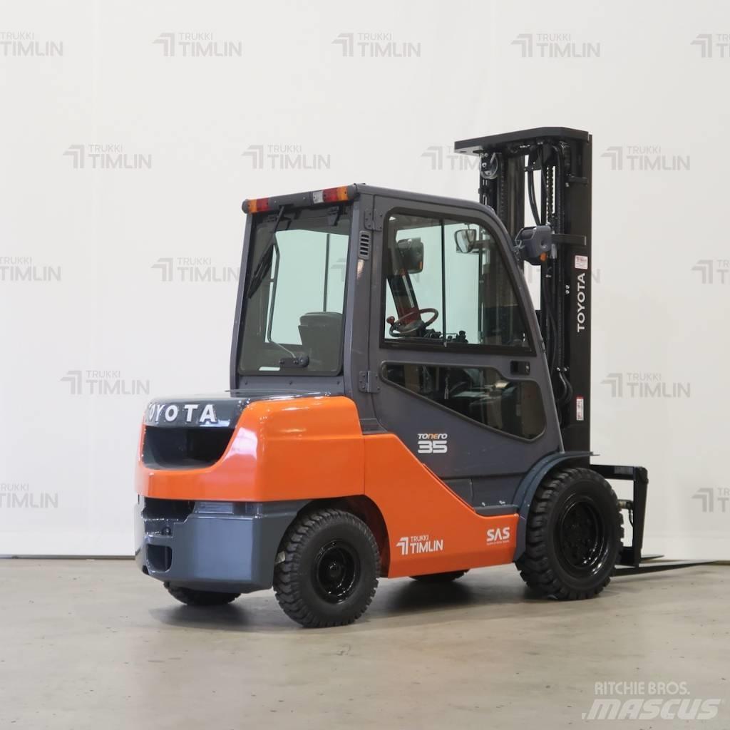 Toyota 02-8FDJF35 Diesel Trucker