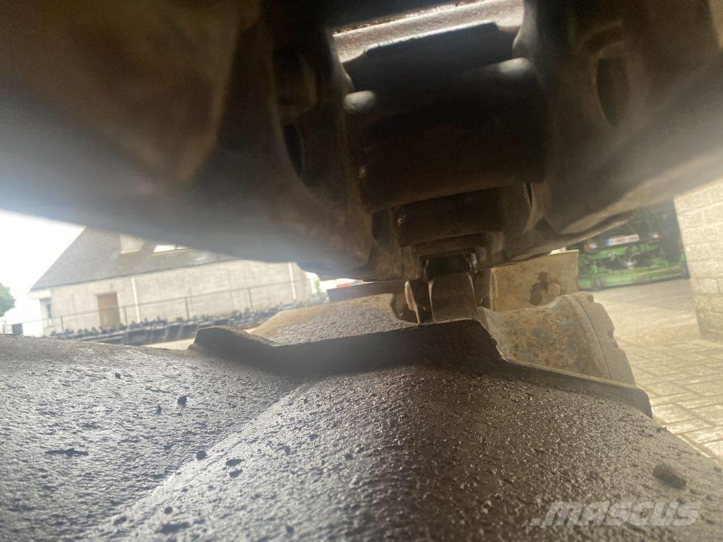 Hitachi EX 135 UR-5 Beltegraver