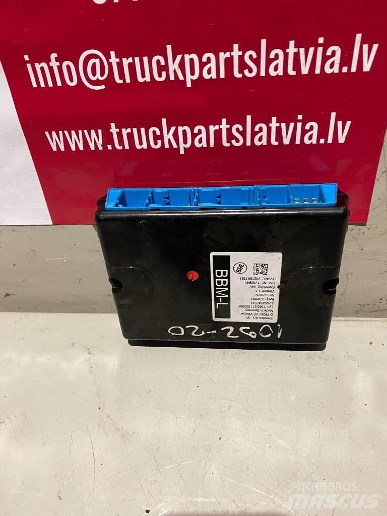 DAF XF 105.  1740941 Lys - Elektronikk