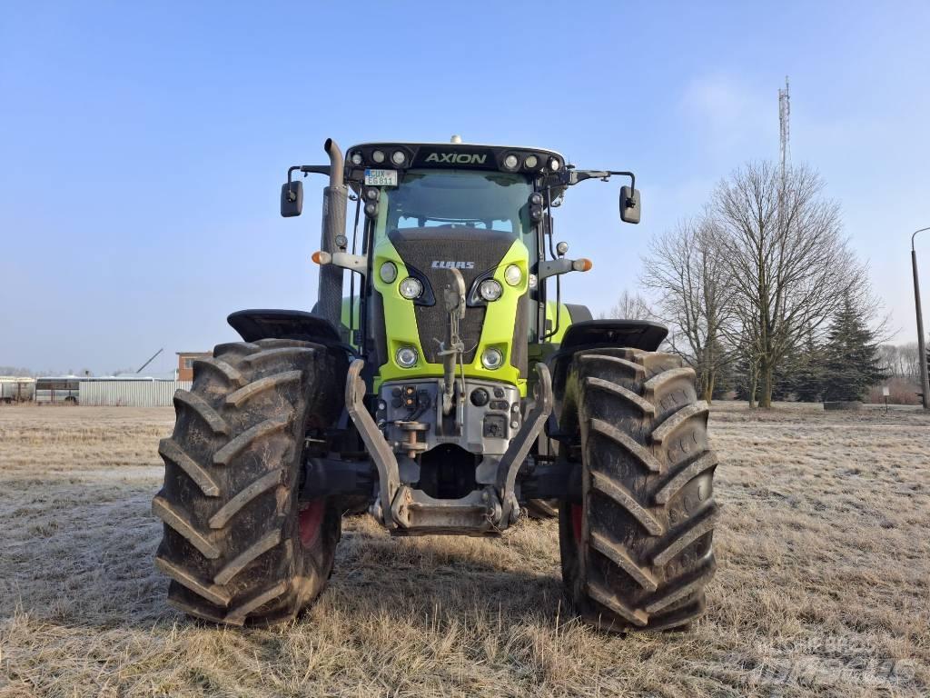 CLAAS Axion 810 Traktorer