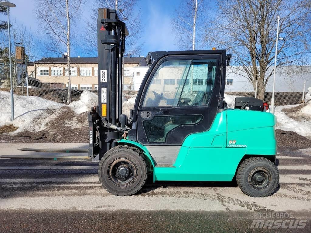 Mitsubishi FD50N Diesel Trucker