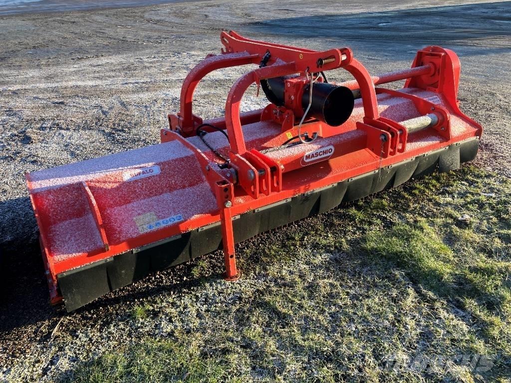 Maschio bufalo 300 Beitepussere og toppkuttere