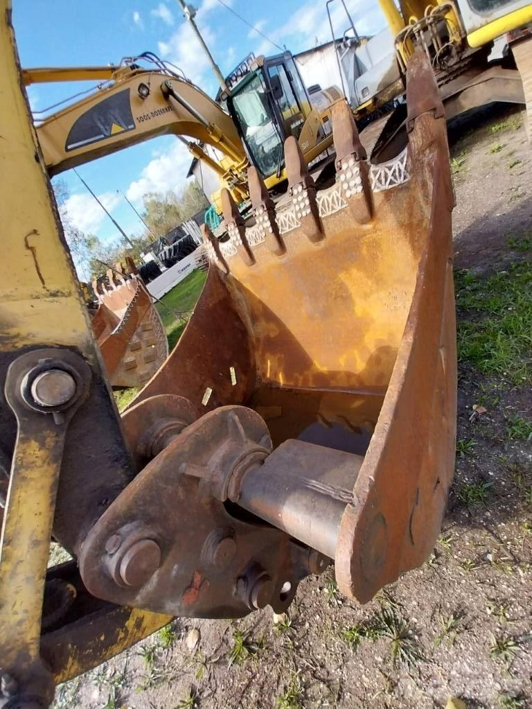 New Holland E 305 Beltegraver