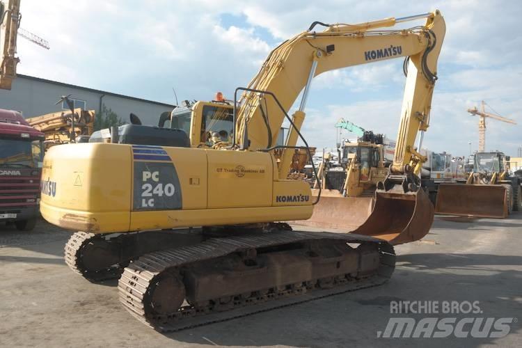 Komatsu PC240-8 Beltegraver