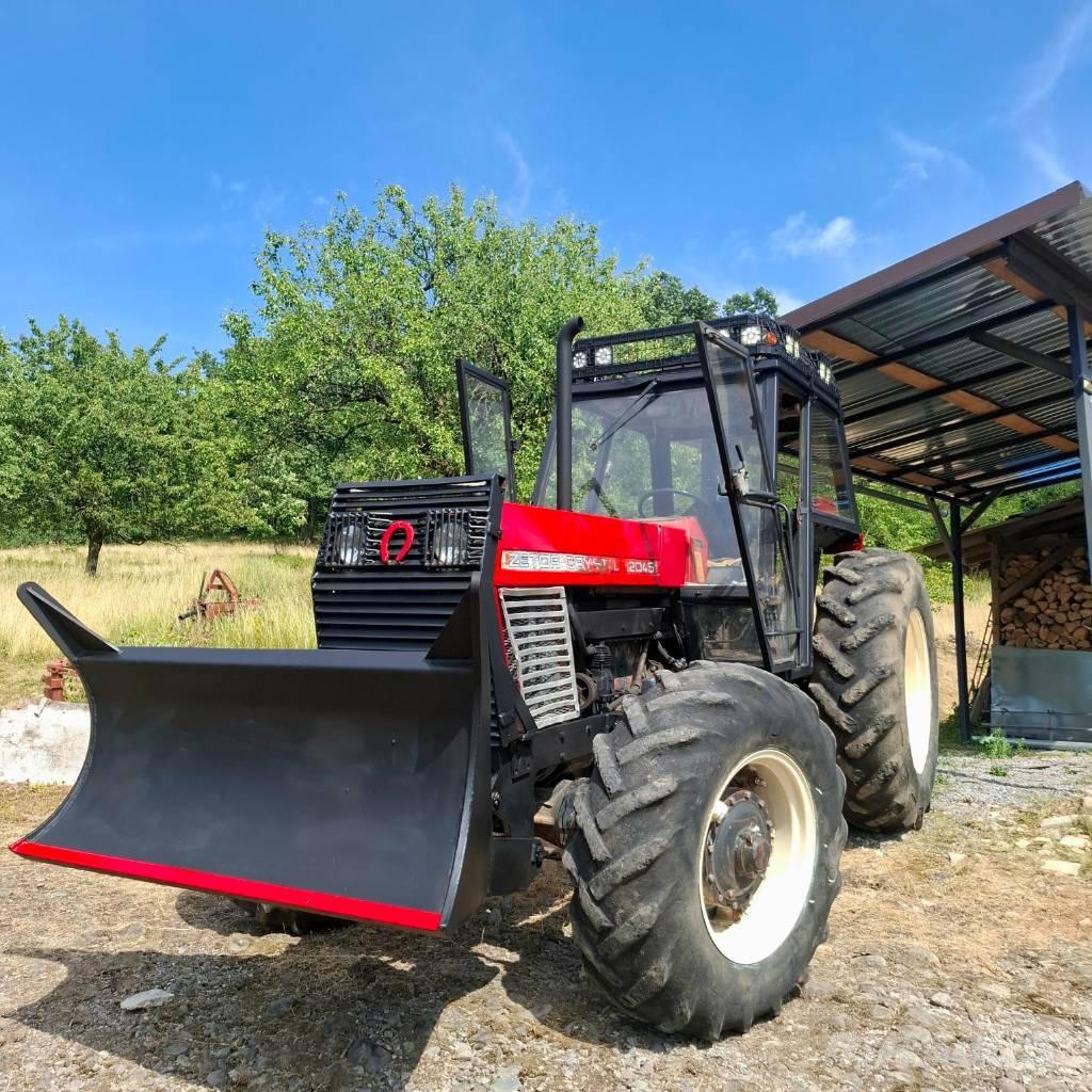 Zetor CRYSTAL Traktor med skogsutstyr