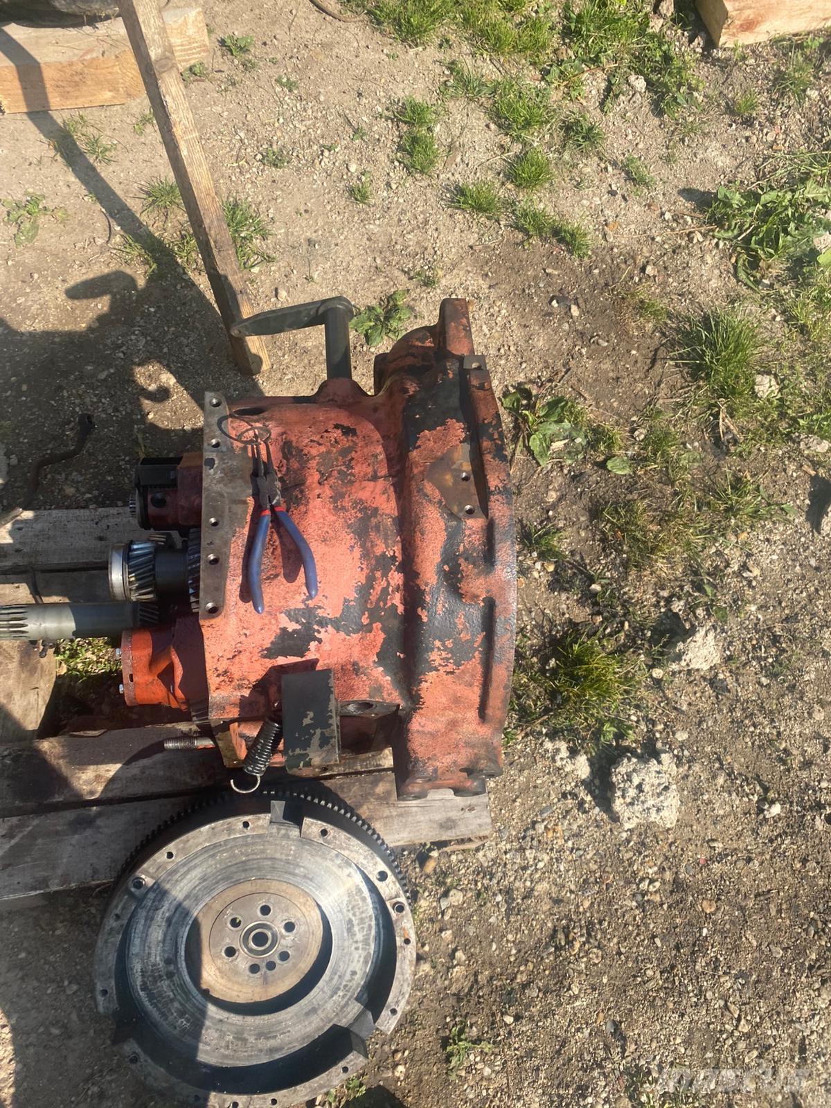Zetor CRYSTAL Traktor med skogsutstyr