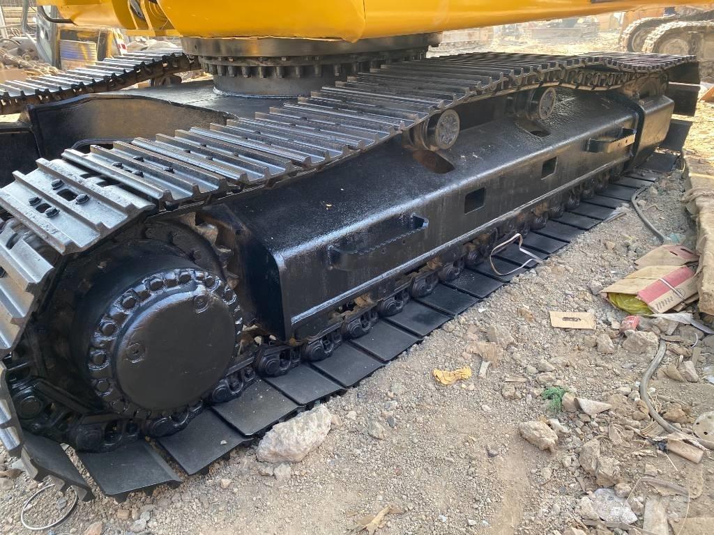 Komatsu PC240-7 Beltegraver