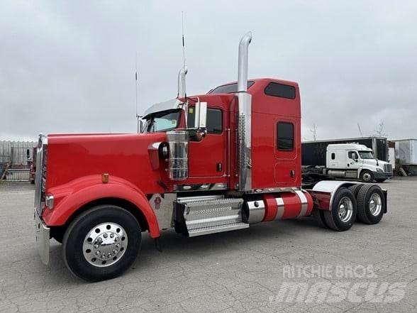 Kenworth W900L Trekkvogner