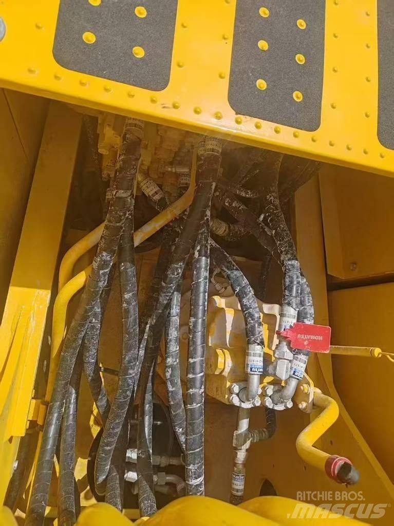 Komatsu 200-8 Beltegraver