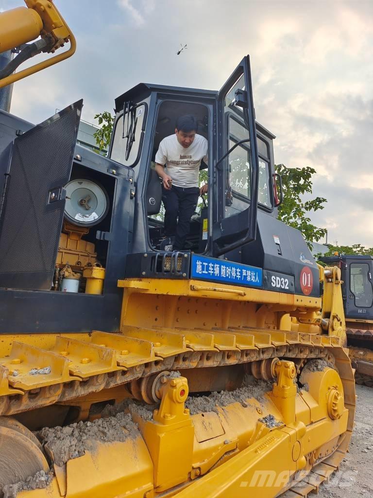 Shantui SD 32 Dozere Beltegående