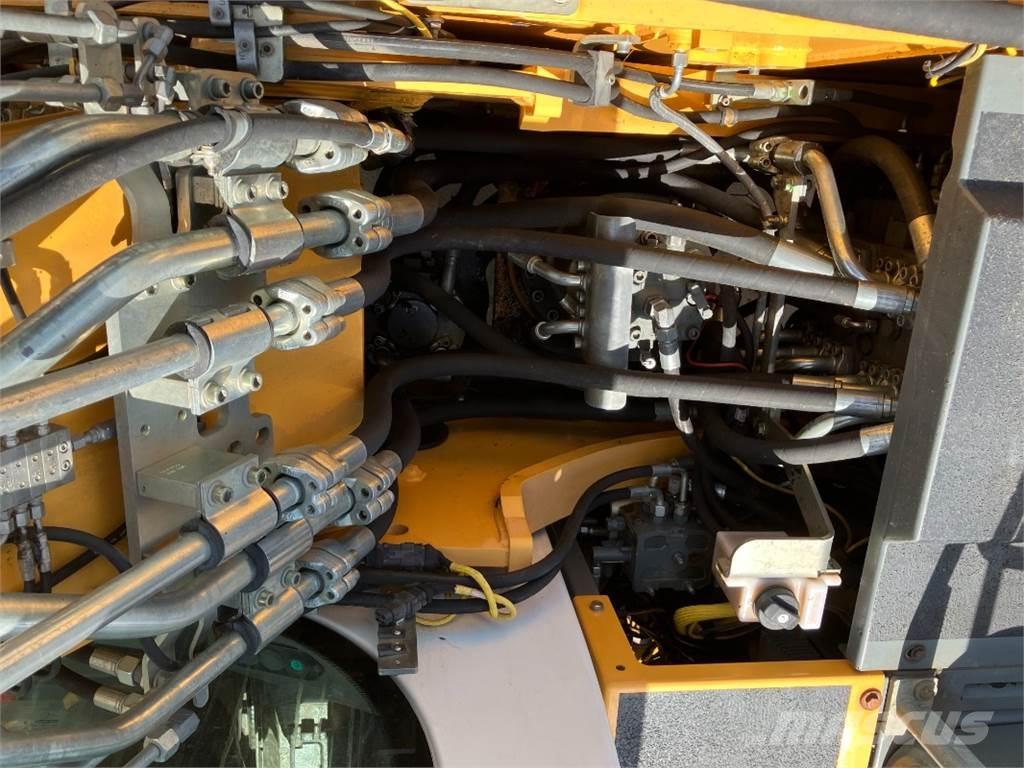 Liebherr R926 Beltegraver