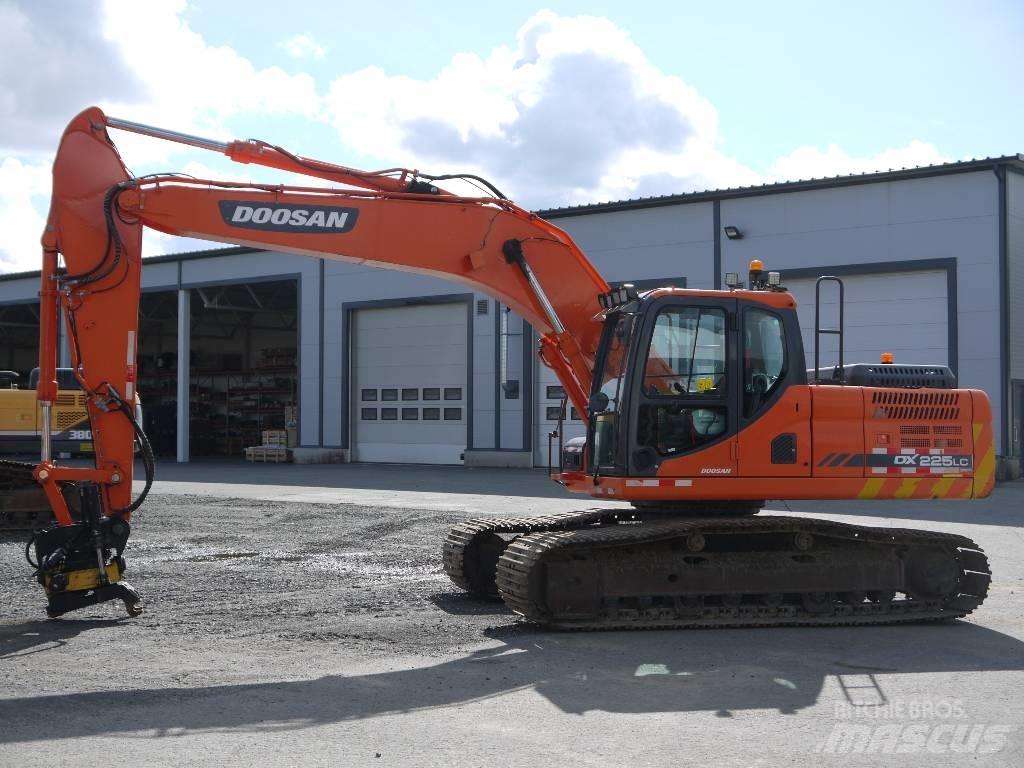 Doosan DX 225 LC-3 Beltegraver