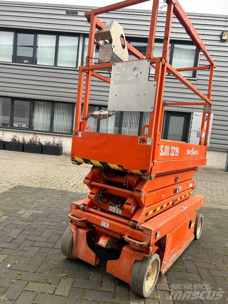 SkyJack SJ III 3219 Sakselifter