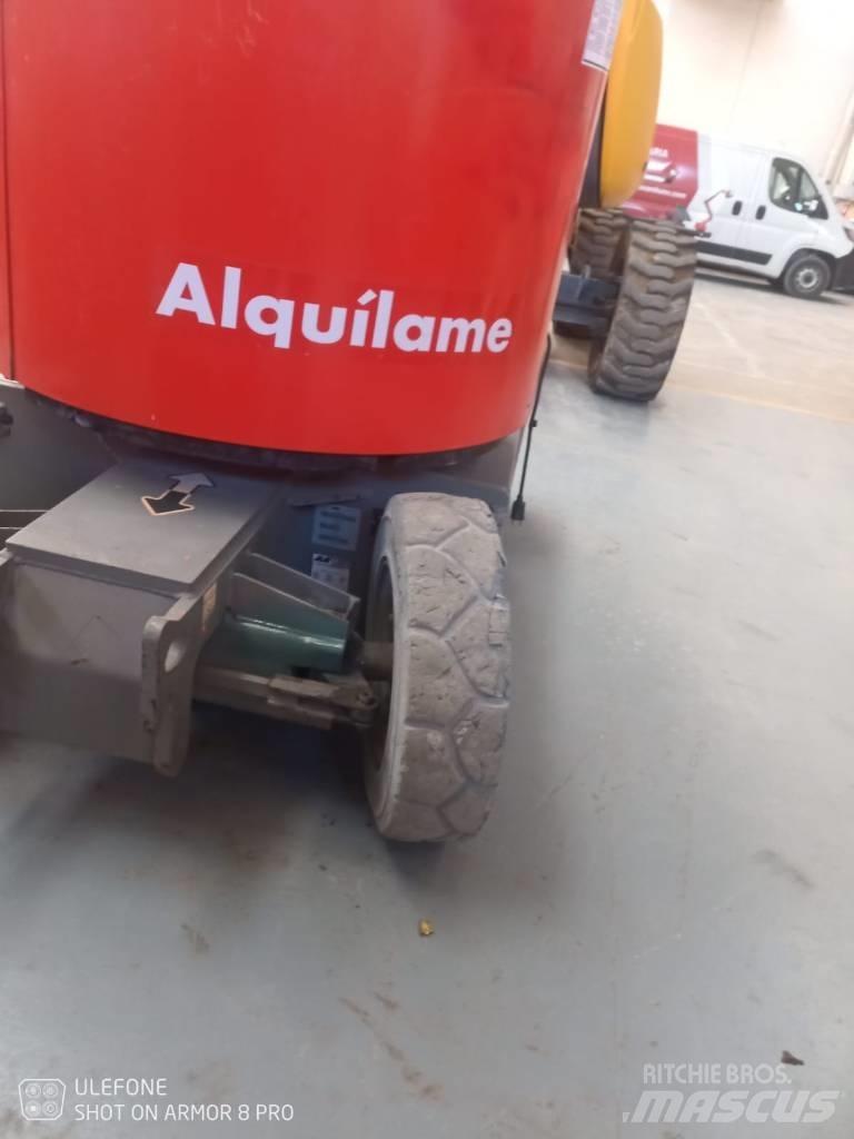 JLG E 300 AJP Leddede bomlifter