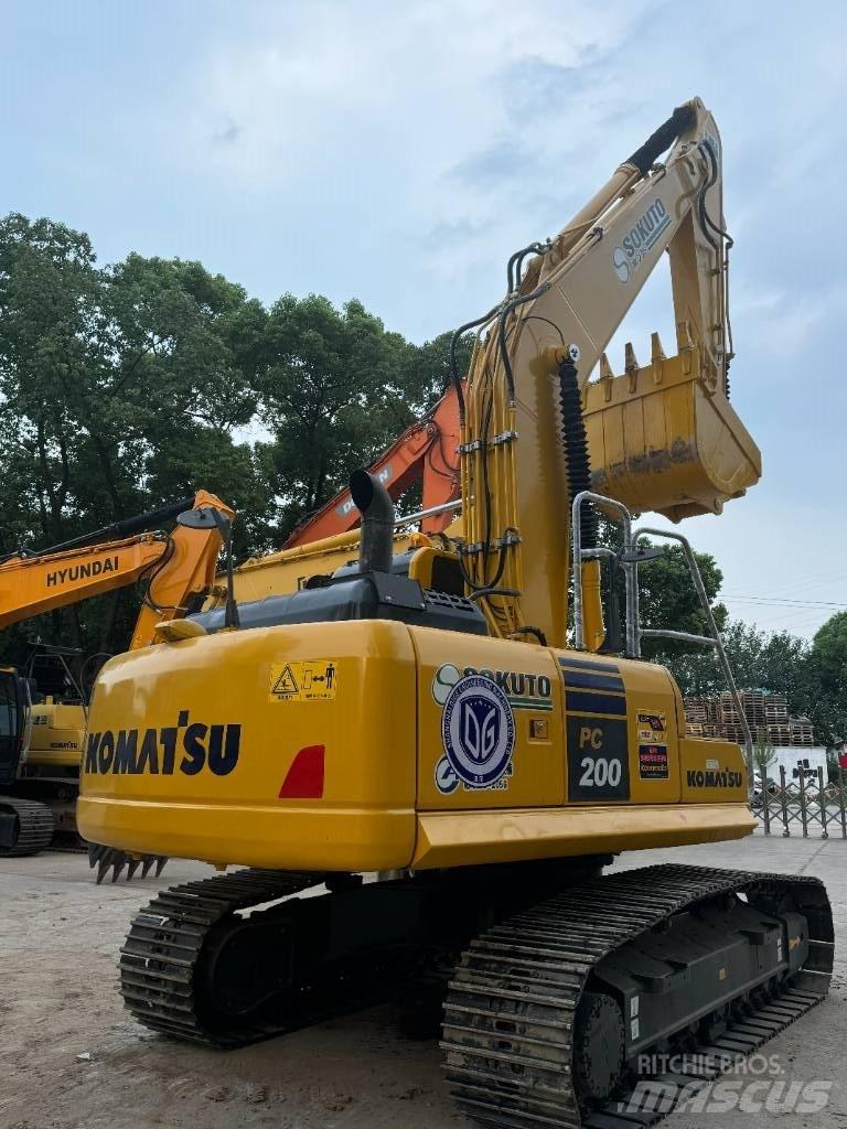 Komatsu PC 200-8 Beltegraver