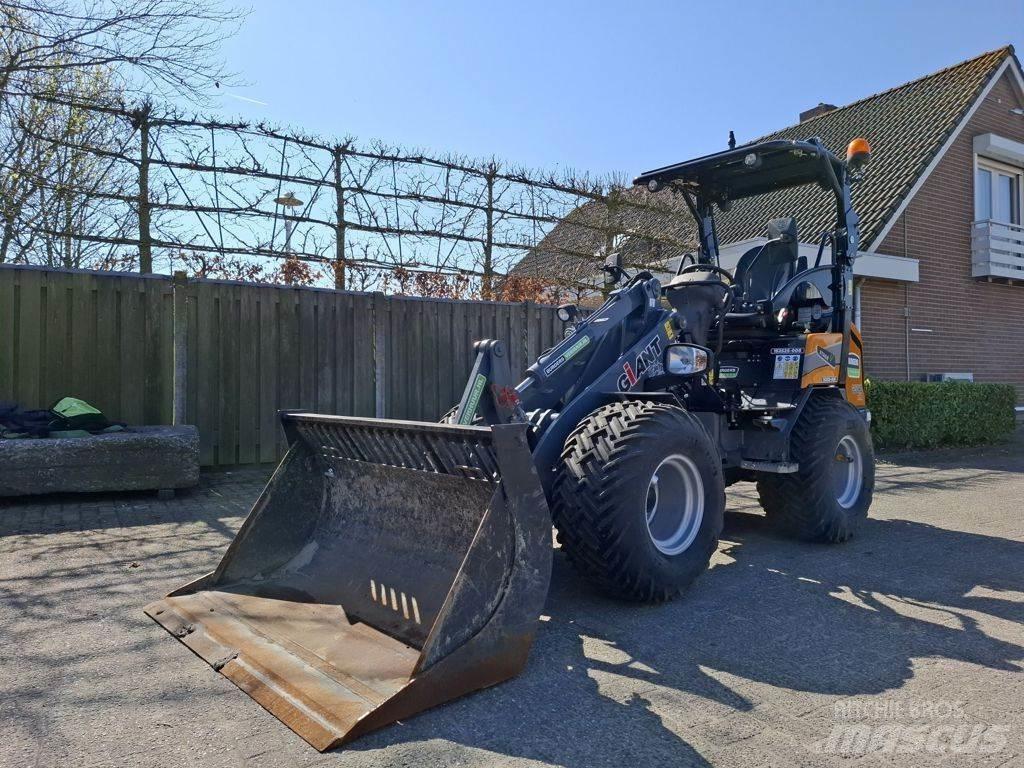 GiANT G2500 Frontlastere og graveredskap