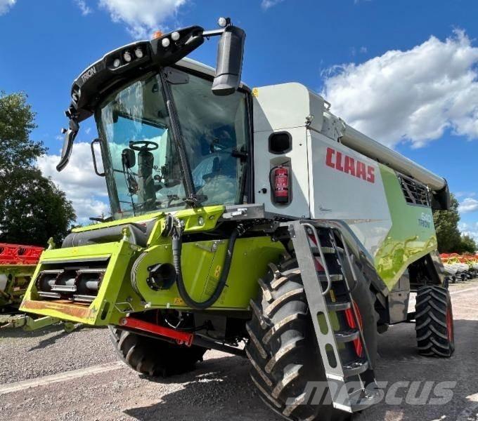 CLAAS TRION 640 Skurtreskere