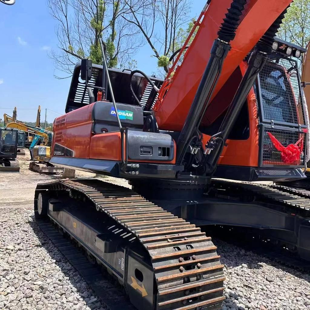 Doosan DX 225 LC Beltegraver