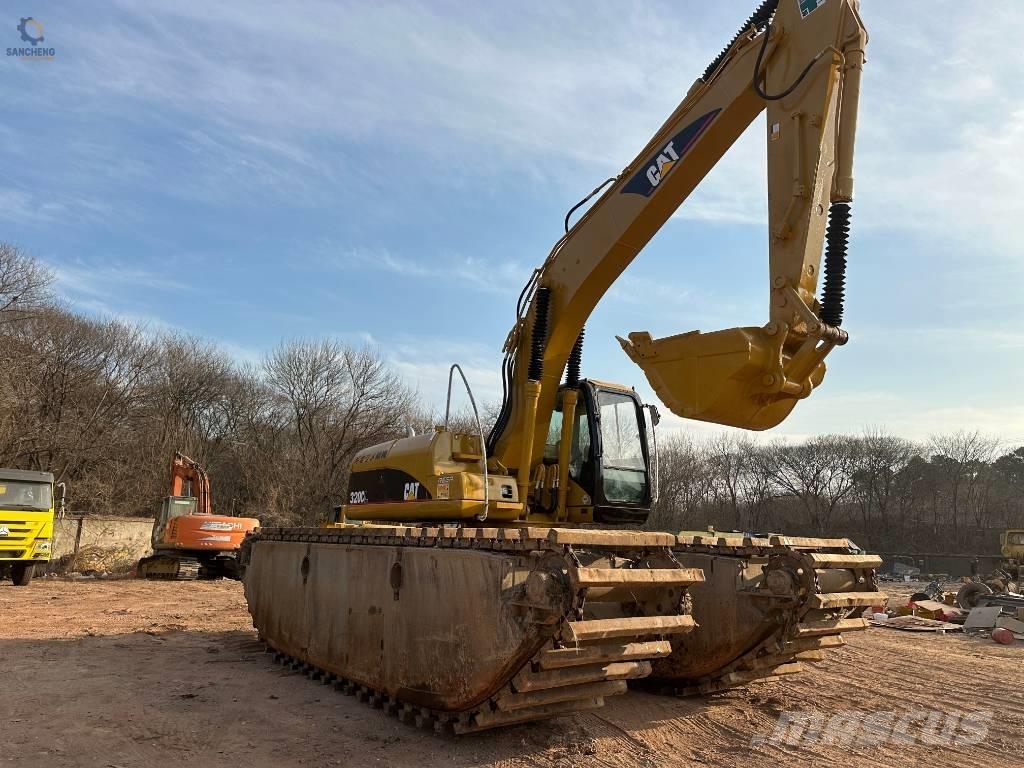 CAT 320 C L Amfibiske Gravemaskiner