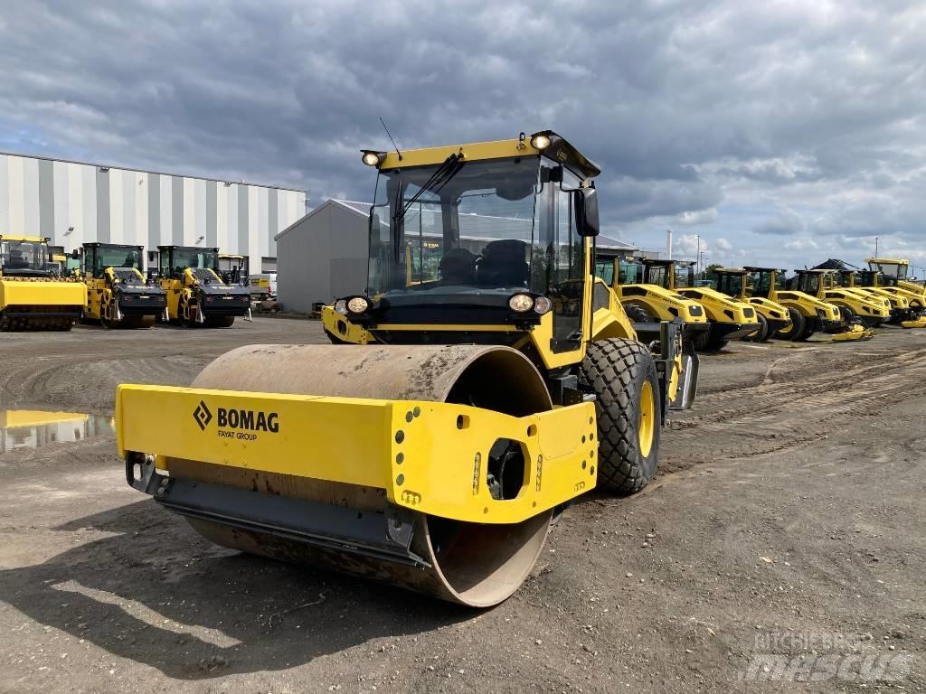 Bomag BW 213 DH-5 Hjullaster til komprimering