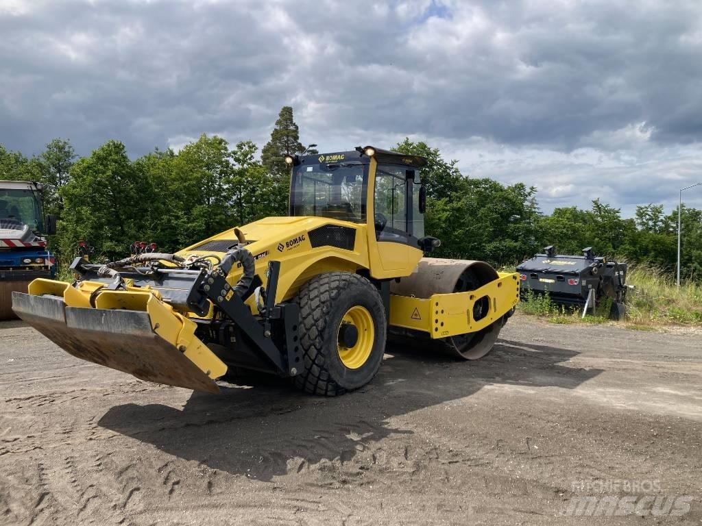 Bomag BW 213 DH-5 Hjullaster til komprimering