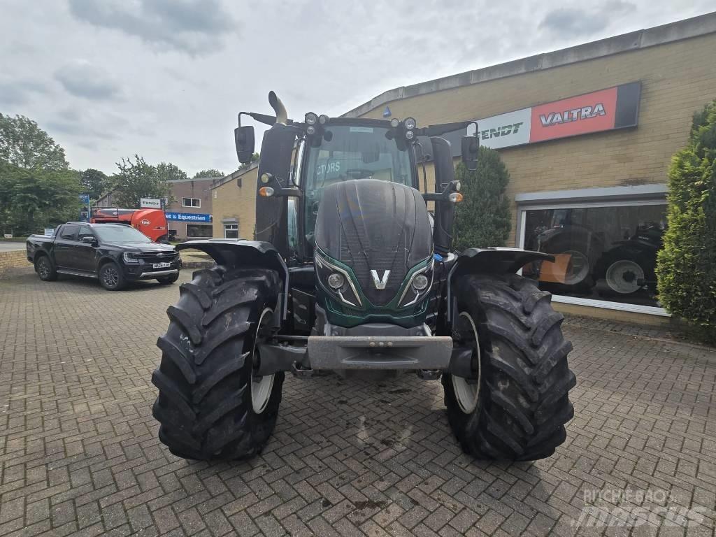 Valtra T 174 Traktorer