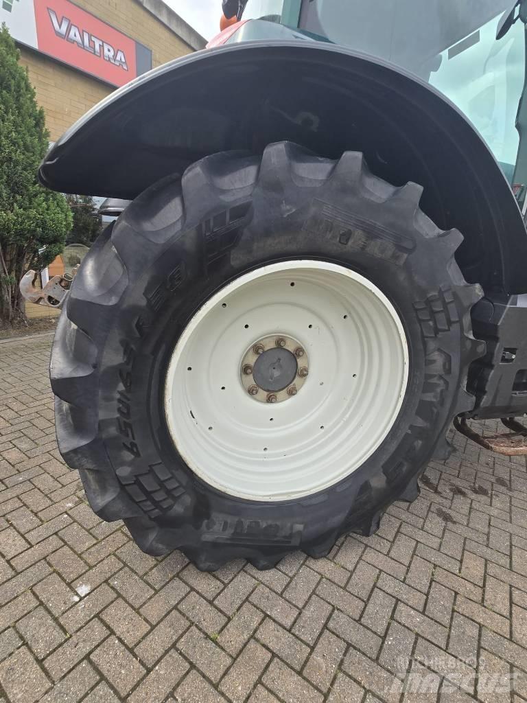 Valtra T 174 Traktorer