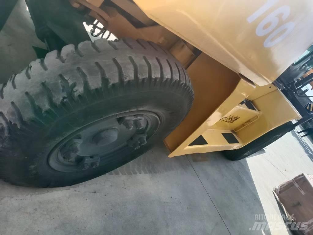 Komatsu FD 160 Diesel Trucker