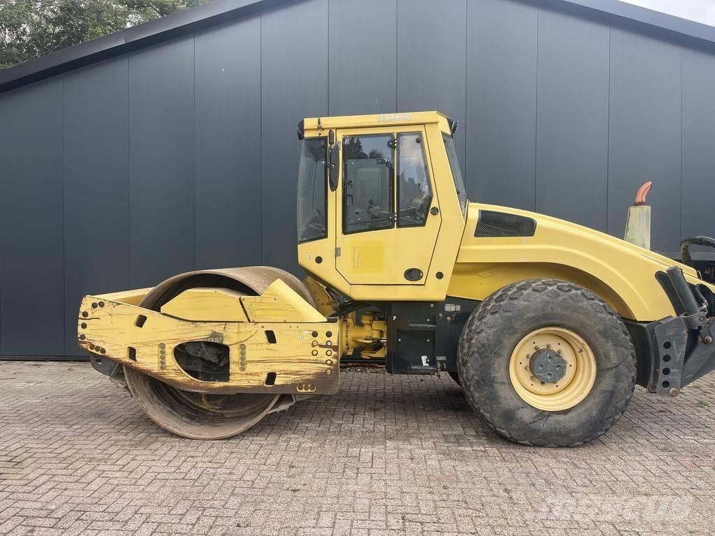 Bomag Bw 213 Gummihjulsvalser