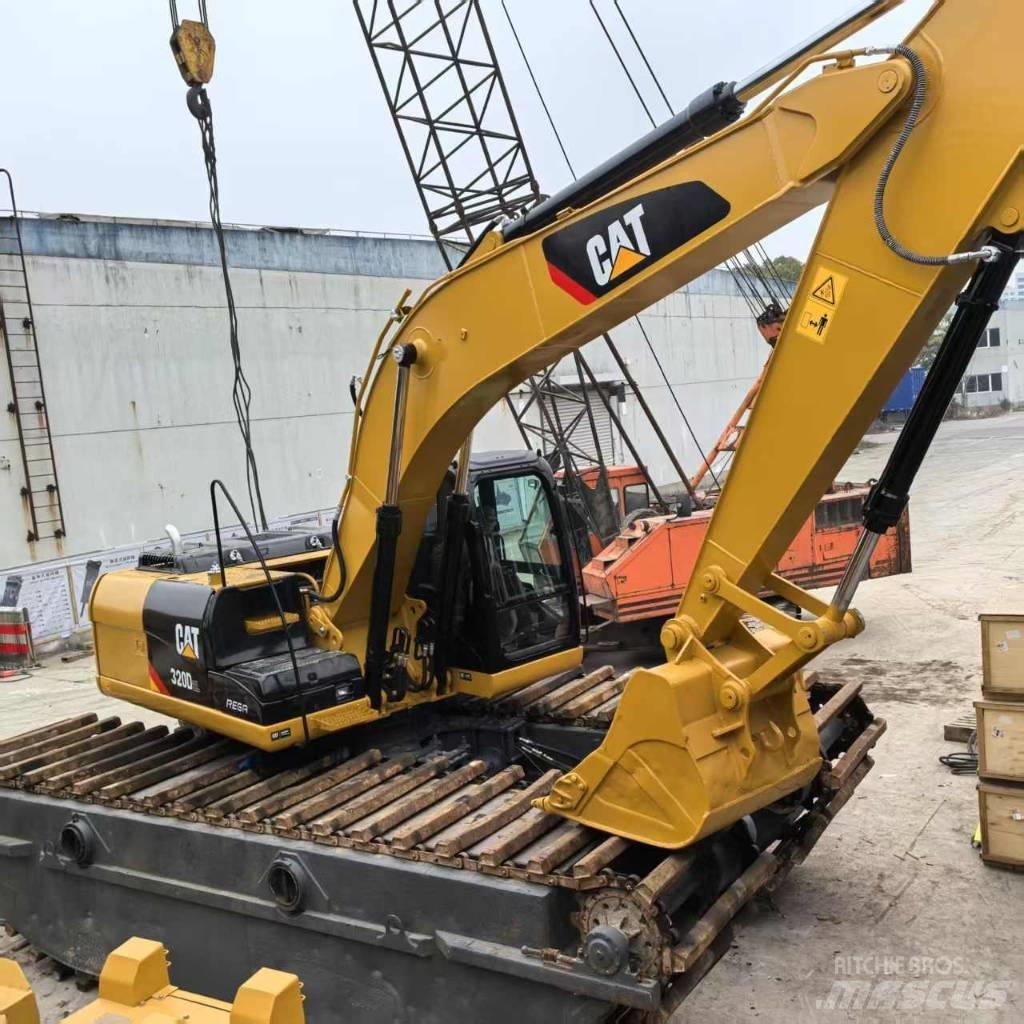 CAT 320 D Amfibiske Gravemaskiner