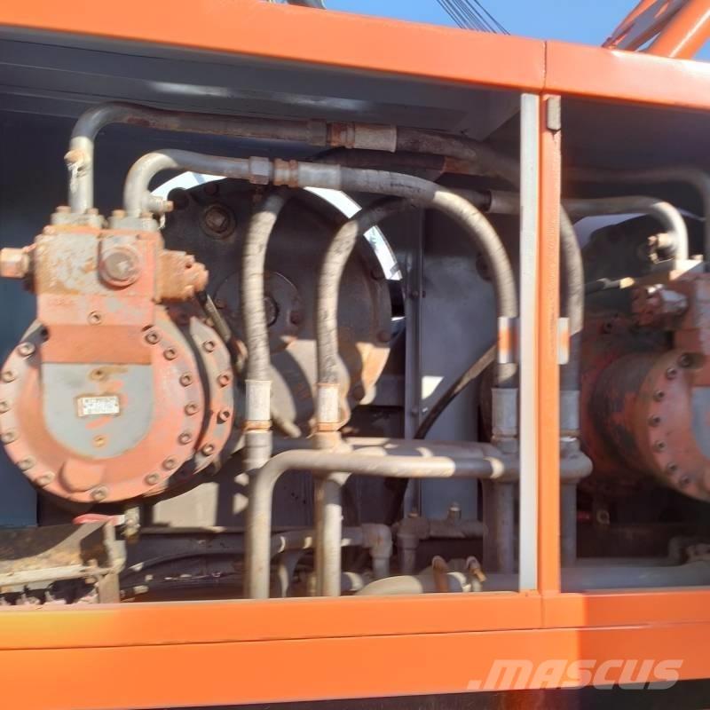 Hitachi KH 150 Beltegående Kran