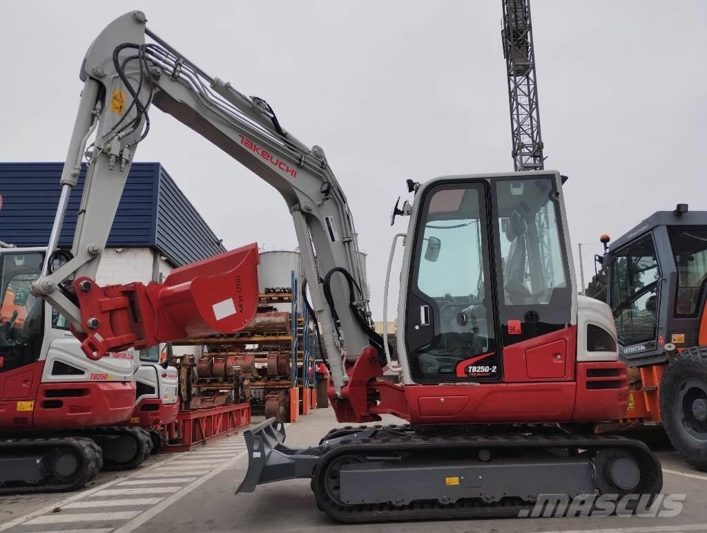 Takeuchi TB 250 2 Minigravere <7t
