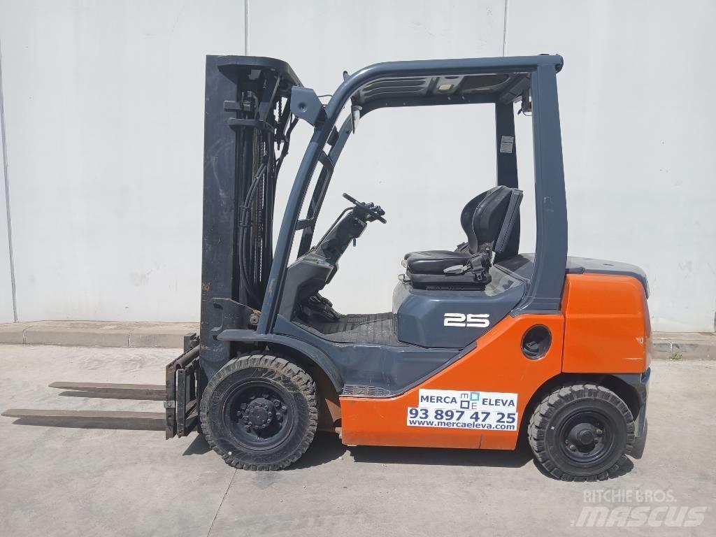 Toyota 02-8FDF25 Diesel Trucker
